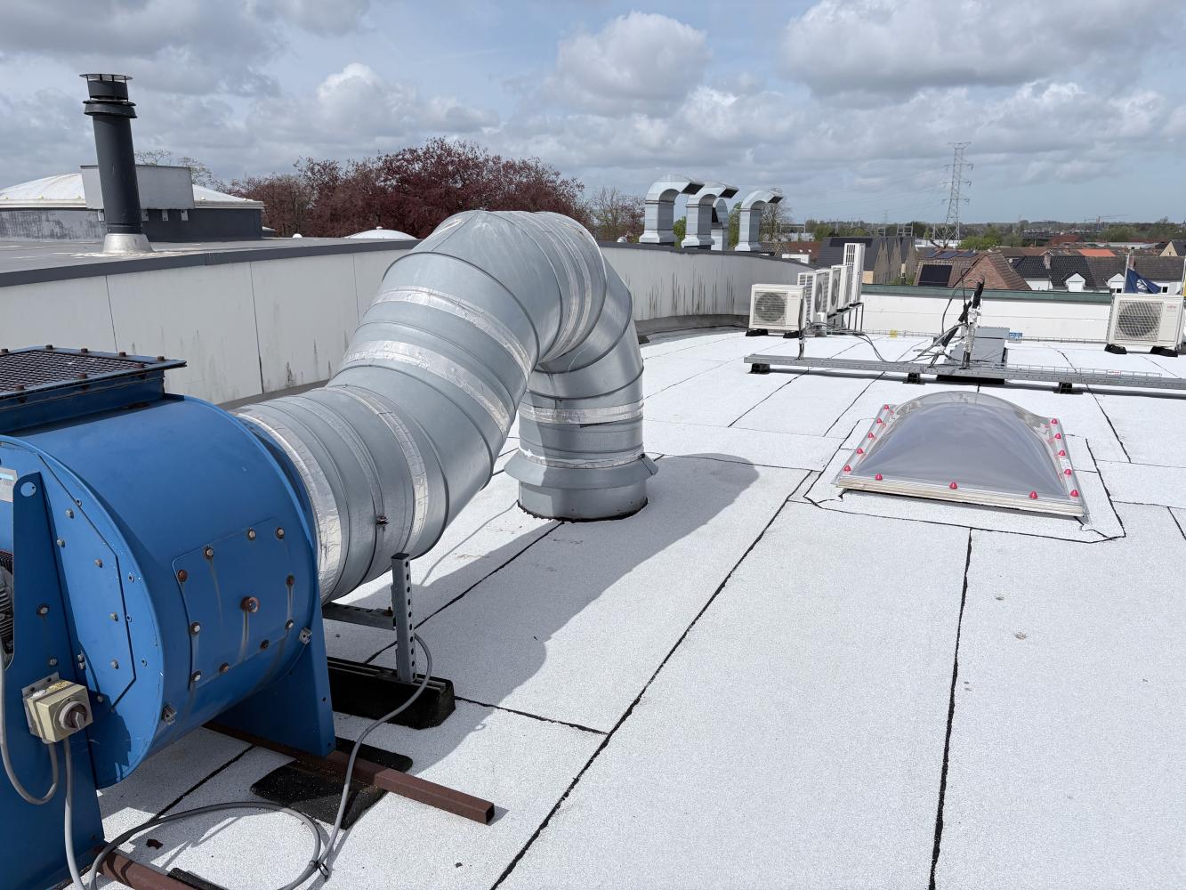 industriellen Parabol-Dachs